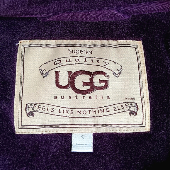 UGG Women's Duffield II Robe Wild Grape and Burgundy Size Small, Great Condition - Picture 9 of 11